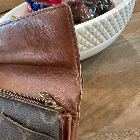 Vintage Louis Vuitton Wallet - Picture 8 of 8